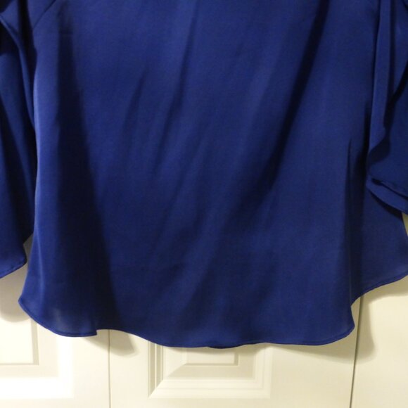 LE CHATEAU blue violet satin v-neck flutter sleeve top - Picture 7 of 10